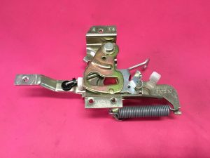 Motor Kaput Kilidi Trafic Eski Model 89 - 97 Model  - 7700762649