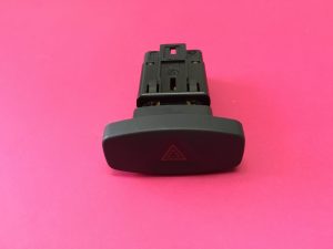 Dörtlü Flaşör Anahtarı Düğmesi Renault Clio 3 Clio Symbol Thalia Dacia Duster Logan '' Orjinal ''  - 8200446717