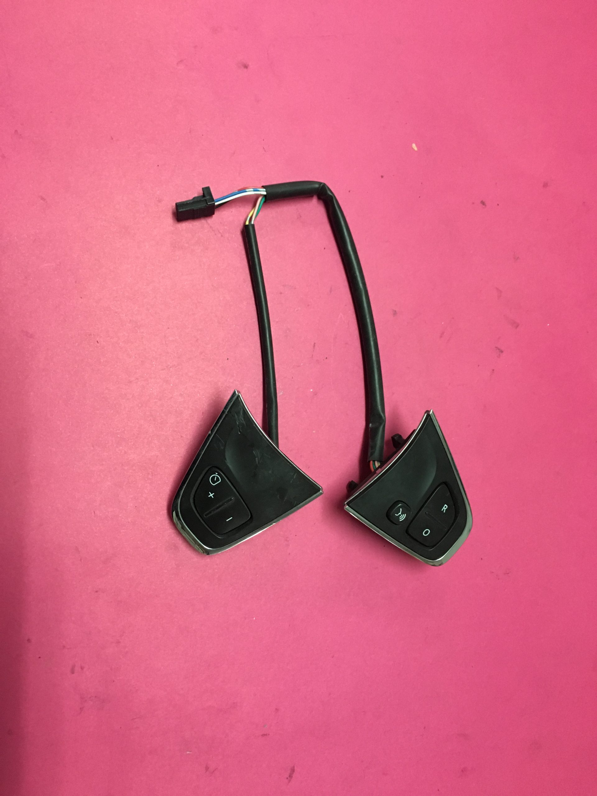 Hız Sabitleme Regülatör Düğmesi Butonu Takımı Renault Clio 4 Captur ( Siyah Nikelajlı Model )  '' Orjinal '' - 255507377R 255500003R 255500001R