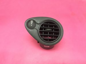 Sol Yan Havalandırma Difrizörü Clio 3 HB  R - L - 7701061206 7701061207 7701068194 7701071983 7701071986 734513800R 687611348R 687617551R