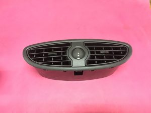 Torpido Orta Havalandırma Izgarası Difrizörü Renault Clio 3 HB SW ( Mat Siyah ) '' Orjinal '' - 7701208584 7701208585 7701068196 7701071985 7701071988 687502052R 687503356R 687505340R