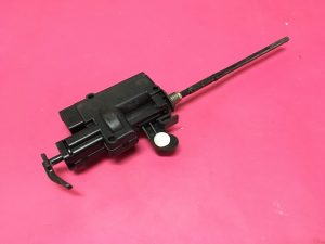 Yakıt Deposu Kilit Motoru Renault Clio 3 Captur Scenic 3 Modus '' Orjinal '' - 8200312600