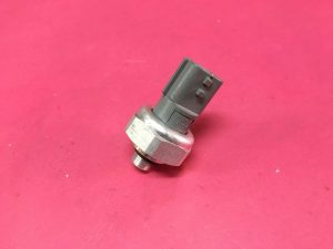 Klima Basınç Kaptörü Sensörü Müşürü Clio 4 Captur Kadjar Duster Dokker Lodgy Talisman Trafic 3 Megane 4 '' Orjinal '' - 921361722R