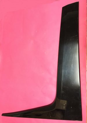 Sol Kapı Dış Cam Köşe Kaplaması Ford Transit Courier 2014 Sonrası Kapı Döşeme Paneli Ford Transit Courier ( Parlak Siyah Renk ) '' Orjinal '' - ET76R237B23 ET76 R237B23 ET76R237B23AE ET76 R237B23 AE ET76R237B23AF ET76R237B23AG ET76 R237B23 AG ET76R237B23AA ET76R237B23AC ET76R237B23 AA