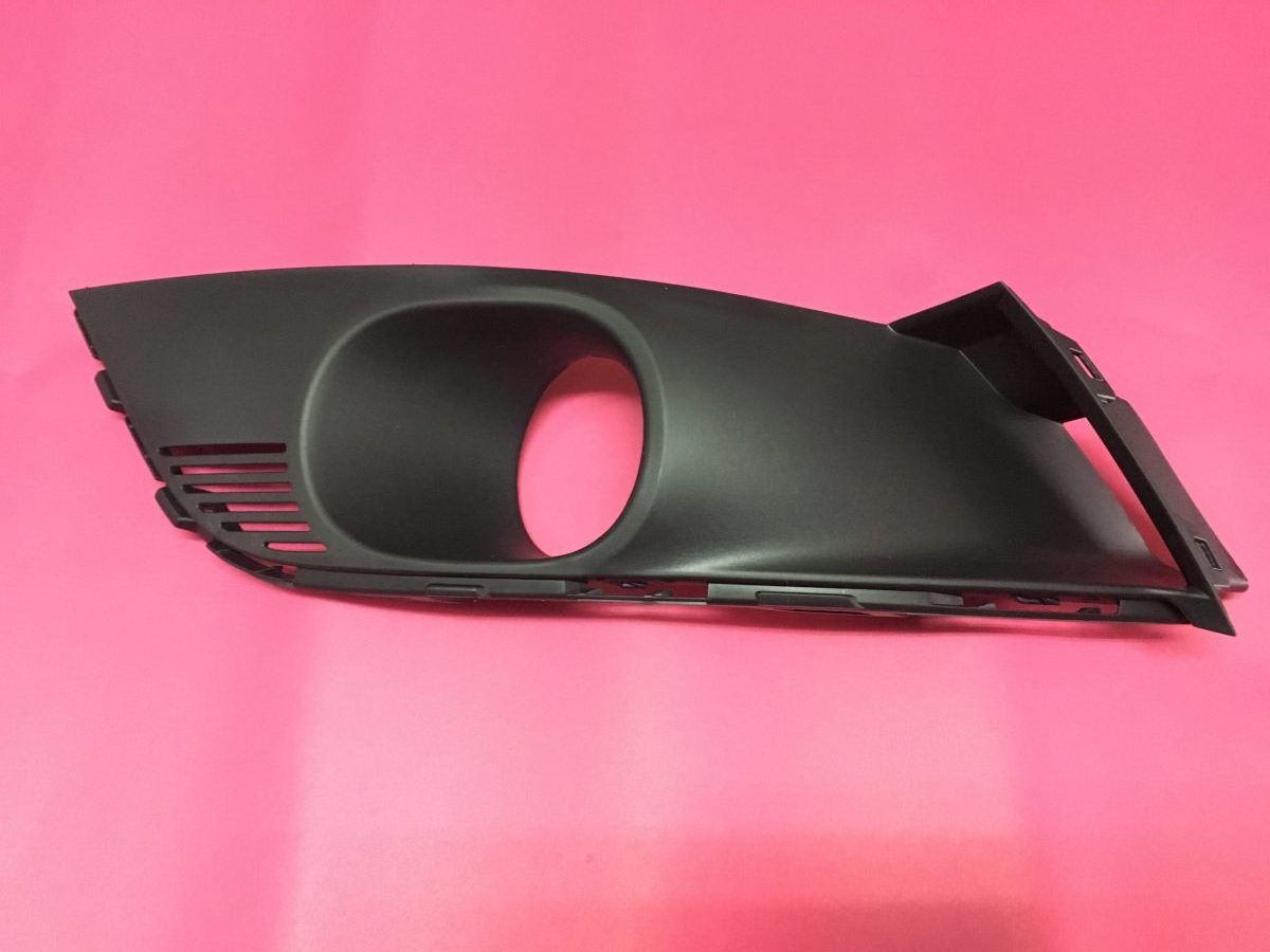 Ön Tampon Sol Sis Far Kapağı Çerçevesi Renault Renault Megane 4 Sedan '' Yerli Ürün '' - 261523603R 261528419R 261522924R