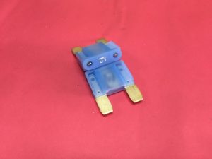 Ayaklı Sigorta 60A Amper Mavi Renk 2 Ayaklı Renault Clio 4 Captur Fluence Kadjar Kangoo 2 Laguna 2 Laguna 3 Latitude Master 3 Megane 4 Modus Megane 2 Megane 3 R19 Europa Safrane Scenic 3 Scenic 4 Thalia Talisman Trafic 2 Trafic 3 Vel Satis ( 60A Amper ) '' Orjinal '' - 7700410542