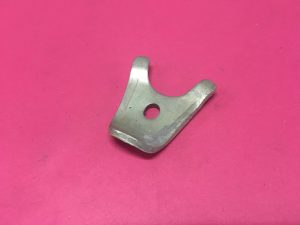 Distribütör Kapağı Alt Kilitleme Tespit Sabitleme Çatalı Renault Clio 1 Express R19 Europa R21 Concorde Manager Optima R12 R9 Broadway Spring R11 Flash R5 Twingo - 7700577010