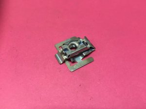 Kapı İç Açma Kolu Arka Pano Sekmanı Klipsi Agrafı Renault Captur Captur 2 Clio 4 Clio 5 Espace 5 Fluence Kangoo Laguna 3 Latitude Master 3 Megane 4 Safrane Scenic 3 Scenic 4 Talisman Trafic 3 Twingo 3 Zoe Dacia Logan Lodgy Dokker Duster Sandero Symbol Joy 2 Duster 2 Jogger '' Orjinal '' - 7703044167