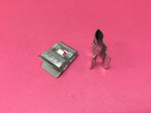 Kaput Teli Üst Dayama Klipsi Sekmanı Bağlantısı Renault Express R21 Concorde Manager Optima Safrane R5 R9 Broadway Spring R11 Flash '' Orjinal '' - 7703078086