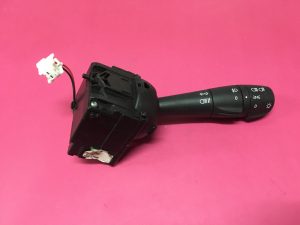 Far Sinyal Kumanda Kontrol Kolu Korna Kolu Renault Captur Clio 4 Symbol Joy 2013 Sonrasi Dacia Dokker Lodgy Duster Sandero 2012 Sonrasi Sis Fari Yok 255671790r 8201167977 255404709r Akceoglu Otomotiv