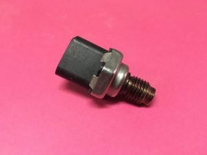 Yakıt Rampa Müşürü Yakıt Mazot Basınç Sensörü Hidrolik Yüksek Basınç Müşürü Renault Nissan Audi Hyundai Suzuki BMW Suzuki Mitsubishi Volkwagen '' Orjinal '' - Delphi  28515519