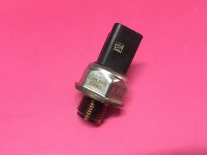 Yakıt Mazot Rampa Müşürü Enjektör Dağıtım Müşürü Renault Espace 4 Koleos Laguna 2 Latitude Master 3 Megane 2 Scenic 2 Trafic 2 Vel Satis Dizel '' Orjinal Delphi '' - 175217543R 175216547R 28389853 Delphi