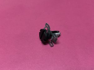 Tavan Barı Klipsi Akü Kapak Klipsi Agrafı Sekmanı Perçin Renault Captur Clio 4 Espace 5 Express Fluence Kadjar Kangoo Laguna Latitude Megane 4 Megane 2 Megane 3 Scenic 2 Scenic 3 Symbol Thalia Talisman Trafic 2 Dacia Logan Duster Sandero Dokker Lodgy '' Orjinal '' - 7703072393 7703072371