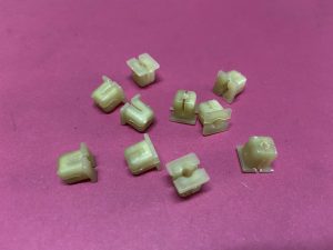 Panjur Tespit Klipsi Sabitleme Klipsi Hoparlör Sabitleme Tespit Klipsi Renault Express Fluence Kangoo Laguna Latitude Master 3 Megane Safrane Scenic Sybol Thalia Talisman Trafic 2 Dacia Logan Sandero Solenza '' Orjinal '' - 7703081160