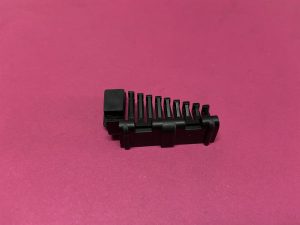 Ön Cam Sağ Sol Sabitleme Tespit Parçası Klipsi Agrafı Renault Clio 2 Clio 3 Kangoo Master 3 Megane Scenic 1 Trafic 3 '' Orjinal '' - 7700838570