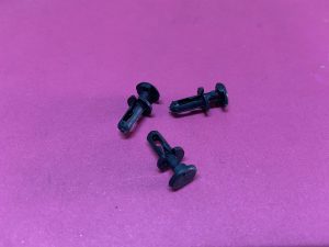 Arka Nikelaj Klipsi Raptiyesi Panjur Sekmanı Nikelaj Klipsi Agrafı Renault R25 R12 Toros R11 Flash R16 '' Orjinal '' -7703072153