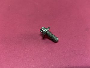 Çamurluk Sacı Sabitleme Civatası Radyatör Bağlantı Civatası Karter Civatası Renault Clio 2 Clio 3 Clio 4 Espace 4 Kangoo Kangoo 2 Laguna Laguna 2 Master 2 Modus Safrane Symbol Thalia Trafic 2 Twingo Vel Satis Dacia Logan Sandero 2 '' Orjinal '' - 7703002978