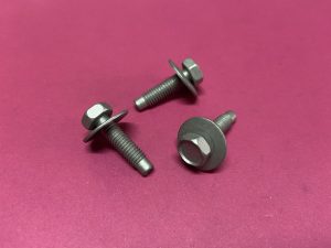 Ön Tampon Panjur Far Bağlantı Sabitleme Civatası Renault Koleos Dacia Dokker Nissan Juke X-Trail Qashqai NV350 '' Orjinal '' - 081466205H