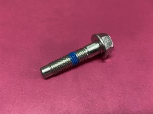 Direksiyon Mafsalı Alt Bağlantı Civatası Renault Koleos Nissan Juke X-Trail Qashqai '' Orjinal '' - 48935JD03A