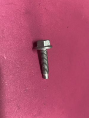 Manifold Üst Civatası Saplaması Radyatör Ayağı Sabitleme Bağlantı Civatası Renault Clio 2 Clio 3 Clio 4 Espace 4 Espace 5 Fluence Kangoo 2 Kadjar Koleos Koleos 2 Laguna Laguna 2 Laguna 3 Latitude Master 2 Master 3 Megane Megane 2 Megane 3 Megane 4 Safrane Symbol Thalia Scenic 3 Talisman Trafic 2 Trafic 3 Vel Satis Dacia Duster '' Orjinal '' - 7703002820