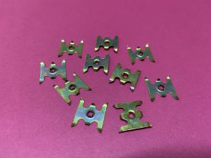 Çeşitli Sabitleme Bağlantı Sac Klipsi Sekmanı Renault R9 Broadway Spring R11 Flash R12 Toros '' Orjinal '' - 7703076121