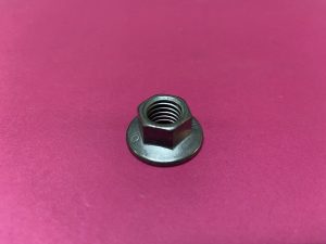 Vites Kutusu Şanzıman Sabitleme Sıkıştırma Somunu Arka Koltuk Bağlantı Somunu Renault Clio Captur Espace Express Fluence Kadjar Kangoo Koleos Laguna Latitude Master Megane Modus Safrane Scenic Symbol Thalia Talisman Trafic Twingo Vel Satis Dacia Dokker Logan Sandero Lodgy Solenza Duster '' Orjinal '' - 7703033147