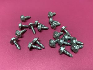 Çamurluk Davlumbaz Civatası Ayna Sabitleme Civatası Cam Krikosu Bağlantı Civatası Renault Captur Clio 2 Clio 3 Clio 4 Express Espace 4 Espace 5 Fluence Kadjar Koleos Kangoo 2 Laguna Laguna 2 Laguna 3 Latitude Megane 1 Megane 2 Megane 3 Megane 4 Modus Scenc 2 Scenic 3 Symbol Thalia Talisman Trafic 2 Twingo Twingo 3 Vel Stais Twizy Zoe Dacia Logan Sandero Dokker Lodgy Stepway Duster '' Orjinal '' - 7703017104