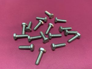 Distribütör Kapağı Bağlantı Civatası Renault Ön Tampon Bağlantı Civatası Renault Clio Espace R9 Broadway Spring R19 Europa R21 Concorde Manager R25 R5 R12 Toros Dacia Solenza Pick-Up '' Orjinal '' - 7703001122  7703006300