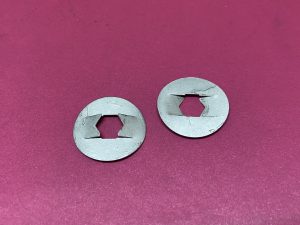 Egsoz Lastiği Tespit Sabitleme Bağlantı Klipsi Sekmanı Renault R9 Spring Broadway '' Orjinal '' - 7703080023