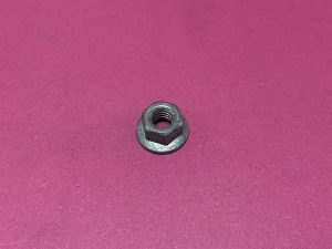 Radyatör Bağlantı Üst Ayağı Sabitleme Tespit Somunu Renault Clio 2 Kangoo 2 Master 2 Megane 1 Megane 1 Coupe Megane 2 Scenic 2 '' Orjinal '' - 7703033162