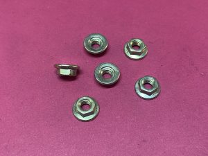 Ayna Bağlantı Tespit Somunu Kanister Sabitleme Somunu Yakıt Şamandırası Alt Somunu Renault Captur Clio 2 Clio 3 Clio 4 Express Fluence Kangoo 2 Laguna Laguna 2 Laguna 3 Master 2 Megane 4 Modus Megane 1 Megane 2 Megane 3 R19 Europa Scenic 2 Scenic 3 Symbol Thalia Twingo Dacia Logan Sandero Duster Lodgy Dokker '' Orjinal ''  - 7703033043 7703033168