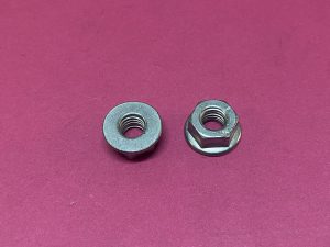 Egsoz Borusu Bağlantı Somunu Egzantrik Gergi Rulman Somunu Çamurluk Bağlantı Somunu Çeşitli Bağlantı Sabitleme Tespit Somunu Renault Captur Clio 2 Clio 3 Clio 4 Espace 4 Espace 5 Fluence Kadjar Kangoo Kangoo 2 Koleos Koleos 2 Master 3 Laguna 2 Laguna 3 Latitude Megane 1 Megane 2 Megane 3 Megane 4 Modus Scenic 1 Scenic 2 Scenic 3 Scenic 4 Symbol Thalia Talisman Trafic 2 Trafic 3 Twingo Twizy Vel Satis Zoe Dacia Logan Sandero Dokker Lodgy Duster Solenza '' Orjinal '' - 7703033155