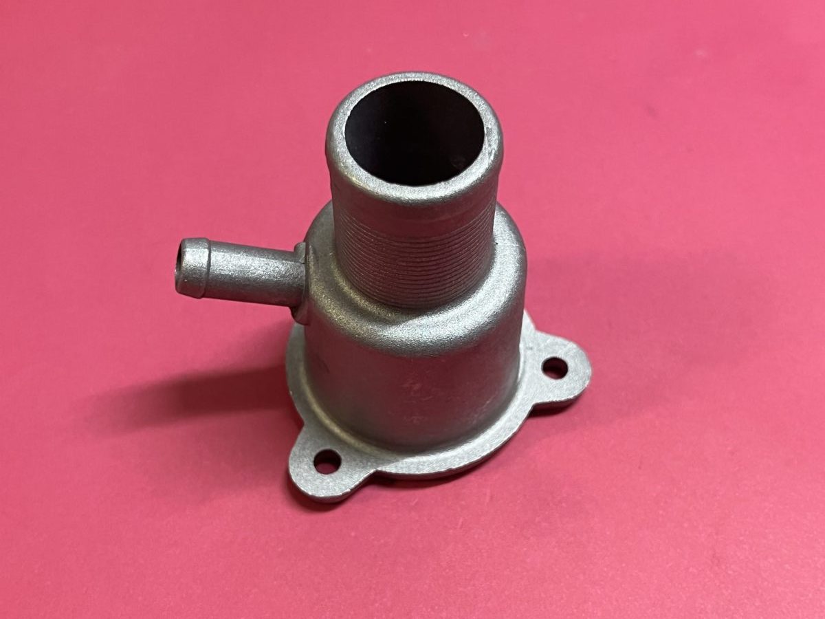 Termostat Kapağı Renault Clio 2 Clio 3 Clio 4 Espace Express Laguna Laguna 2 Laguna 3 Kangoo Megane Megane 2 Megane 3 Megane 4 Fluence Scenic 2 Scenic 3 Symbol Thalia Dacia Logan Sandero Dokker Lodgy Duster 1.5 K9K Motor '' Metal Model '' - 7700101179 8200561420 7700866387