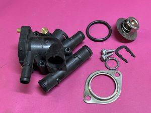 Komple Termostat ve Yuvası Renault Kangoo Express Fluence Clio Espace Laguna F9Q Motor 1.9 Dizel '' Orjinal '' - 8200065390 8200065392 7701474248