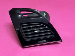 Torpido Sol Yan Havalandırma Izgarası Renault Fluence Megane 3 ( Parlak Siyah Nikelajlı )  '' Orjinal '' - 687606450R 687610710R 687606755R  734506686R  734517337R