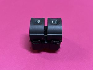 Sol Ön Cam Düğmesi Dacia Logan 2 Sandero 3 Duster 2 Renault Taliant ( Gri Renk İnce Soketli ) '' Orjinal '' - 244118032R