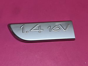 Sol Kapı Bandı Uç Parçası Plastiği Monogram Yazısı Renault Megane 2 Scenic 2  1.4 16V Yazısı ( Krom Renk ) '' Orjinal '' - 8200209147 8200073440