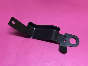 Silindir Kapak Bağlantı Sabitleme Sacı Suportu Renault Clio 3 Clio 4 Captur Espace 5 Fluence Kadjar Koleos 2 Laguna 3 Latitude  Megane 3 Megane 4 Scenic 3 Talisman Dacia Dokker Logan Lodgy Duster  '' Orjinal '' - 8201013534