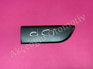 Sağ Kapı Bandı Uç Parçası Plastiği Monogram Yazısı Renault Megane 2 Scenic 2 '' DCİ '' Yazısı ( Siyah Renk ) '' Yerli Ürün '' - 8200209121