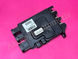 Akü Kutusu Enerji Dağıtım Beyni Akü Beyni Devre Kesici Kontrol Beyni Modülü Renault Megane 3 HB Scenic 3 Fluence '' Orjinal '' - 243800005R 