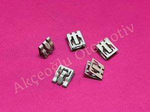 Ön Göğüs Torpido Konsol Panel Sabitleme Klipsi Geçme Sekmanı Renault Nissan Dacia Suzuki Subaru BMW Seat Skoda Volkswagen Audi Mini Cooper Mercedes Smart Cupra Chery Jaguar Maserati Alfa Romeo Chevrolet Citroen Fiat Ford Honda Hyundai Kia Lada Land Rover Mazda Mitsubishi Opel Peugeot Rover Toyota Volvo ( Üniversal ) '' Orjinal '' - 68920169