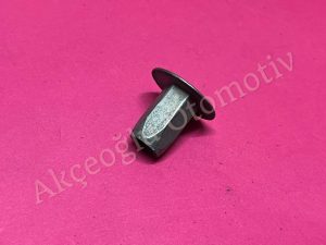 Çamurluk Sacı Bağlantı Sacı Kapı Alt Sacı Bağlantı Civatası Somunu Renault Clio 3 Kangoo 2 Koleos 2 Megane 2 Twingo 1 Zoe Dacia Duster Dokker Lodgy '' Orjinal '' - 7703043116