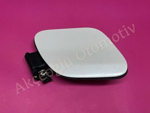 Benzin Deposu Dış Açma Kapağı Yuvası Komple Fiat Egea HB Egea Station Wagon SW ( Beyaz Renk ) '' Orjinal '' - 52082074   735638059