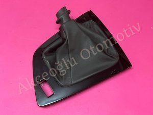 Vites Kol Körüğü ve Vites Kolu Alt Çerçevesi Renault  Megane 4 Sedan ( Parlak Siyah Renk ) '' Orjinal '' - 969137665R