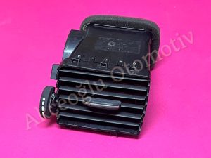 Ön Torpido Orta Sağ Havalandırma Difüzörü Volvo V40 ( 2012 - 2019 Arası ) '' Orjinal '' - 313702