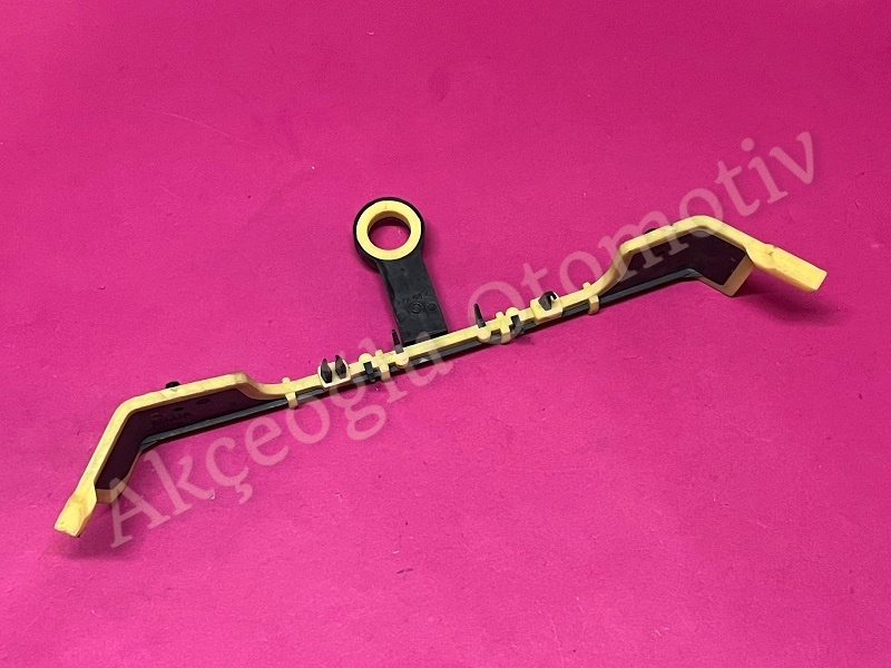 Sağ Kapı Kasa Alt Tespit Marşpiyel Bağlantı Keçesi Plastiği Renault Clio 3 '' Orjinal '' - 8200325361